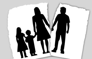 family-3090056_1920
