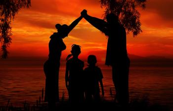 family-1466260_1920